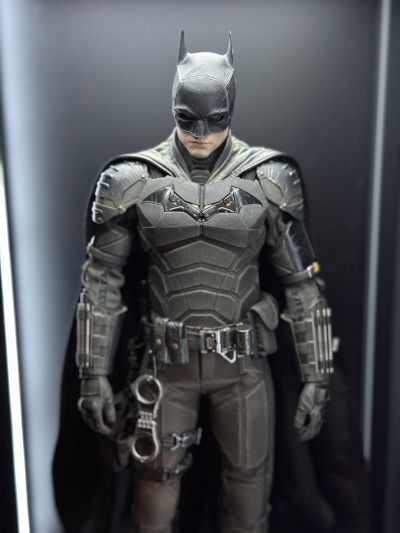 新蝙蝠侠 蝙蝠侠 和 布鲁斯韦恩 收藏级可动人偶