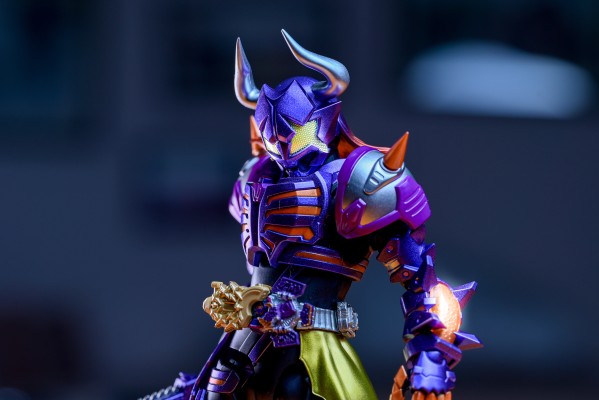 S.H.Figuarts 假面骑士霸牛 狂热僵尸形态