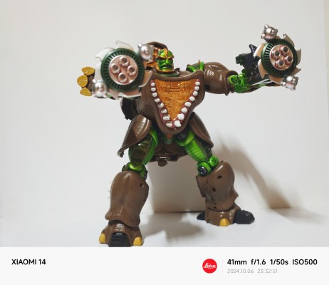 变形金刚大师级 MP-59 犀牛勇士