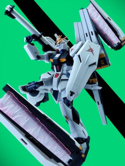 ROBOT魂 R-115 机动战士高达 逆袭的夏亚 RX-93ν 高达