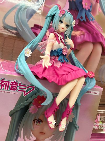 压泡面 初音未来 花仙子 波斯菊
