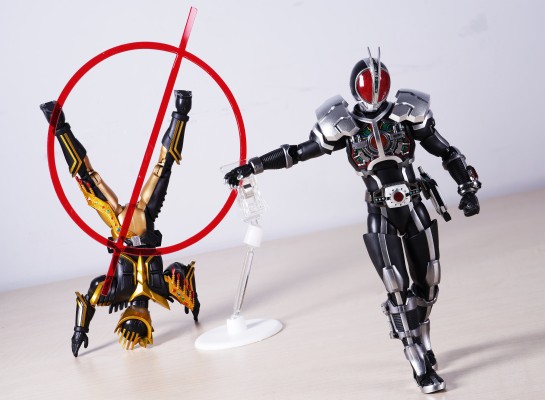 S.H.Figuarts（真骨雕制法） 假面骑士555 加速形态