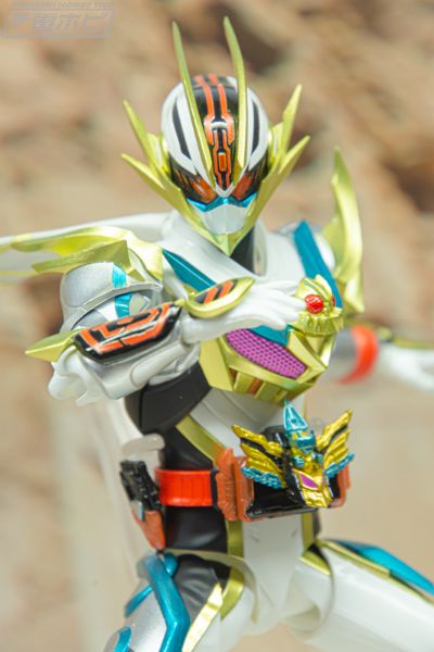 S.H.Figuarts 假面骑士白金歌查德