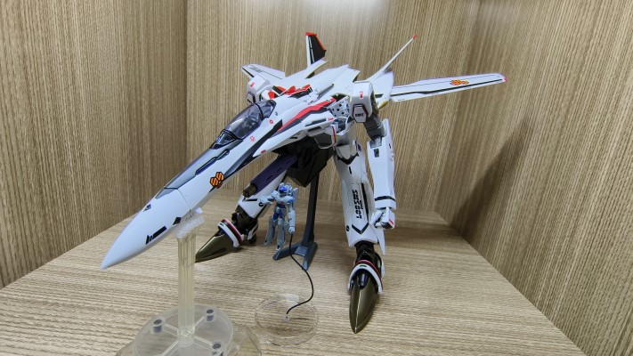 DX超合金 超时空要塞F VF-25F 超级弥赛亚女武神（早乙女有人专用） 重生版