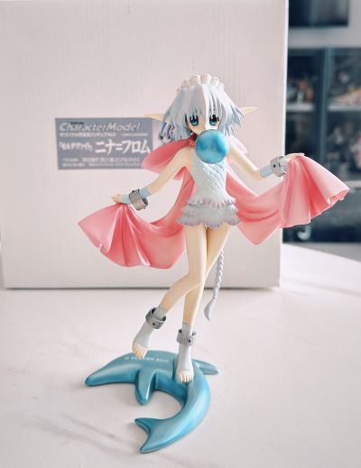 Characterモデル系列 5 モルダヴァイト ニナ＝フロム 