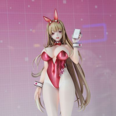 胜利女神：妮姬 毒蛇：毒兔