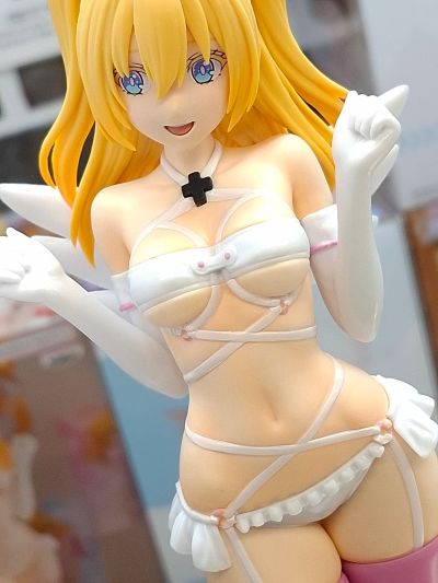 2.5次元的诱惑 独特魅力  美莉艾拉 卫生小队造型