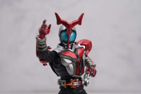 S.H.Figuarts（真骨雕制法）假面骑士甲斗王 超越形态 真骨雕制法10周年纪念版