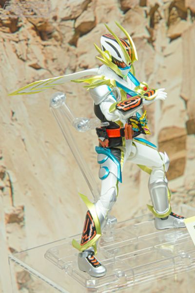 S.H.Figuarts 假面骑士白金歌查德