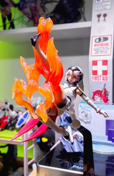 S.H.Figuarts 腼腆英雄 SHY