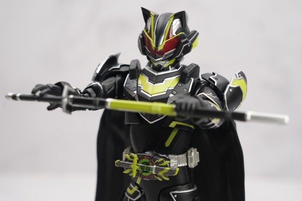 S.H.Figuarts 假面骑士太狸 武刃剑