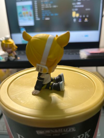 靠肩扭蛋 初音未来