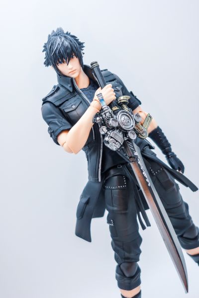 PlayArts改 最终幻想XV 诺克提斯