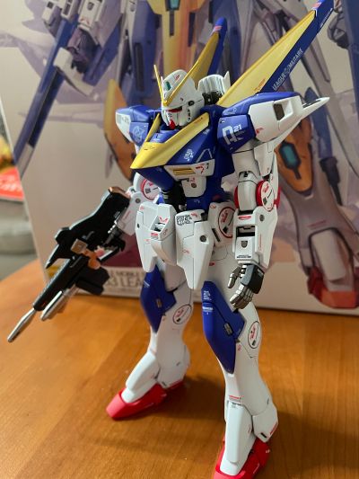 MG 1/100   V2高达突击爆击型 Ka版