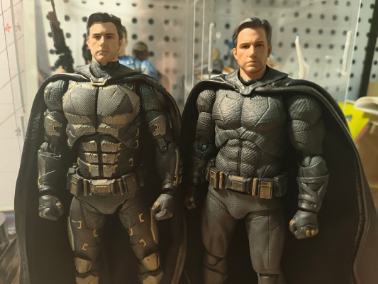 MAFEX 编号222  蝙蝠侠（正义联盟：扎克·施奈德版）