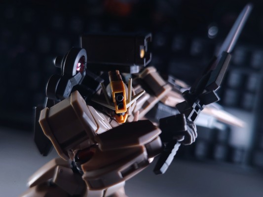 HG 1/144  量子型00指挥官高达 沙漠战样式