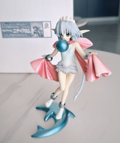 Characterモデル系列 5 モルダヴァイト ニナ＝フロム 