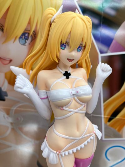 2.5次元的诱惑 独特魅力  美莉艾拉 卫生小队造型