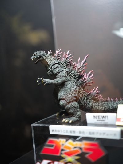 S.H.MonsterArts 哥斯拉（2000）