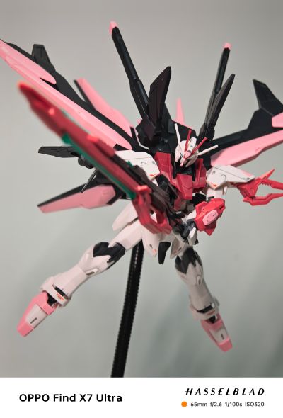 HG 1/144 完美强袭自由嫣红高达（全备型嫣红强袭自由高达）