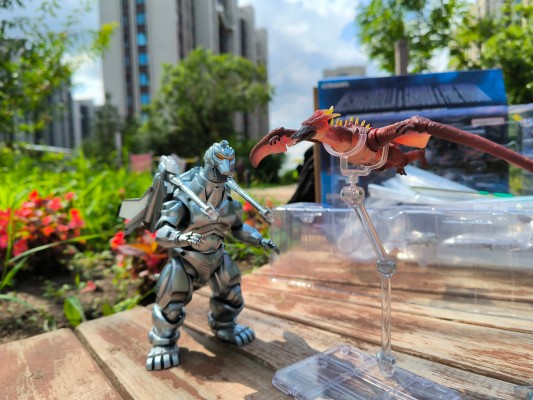 S.H.MonsterArts 哥斯拉大战机械哥斯拉2 机械哥斯拉（1993）+迦楼罗+火焰拉顿 幕张决战版