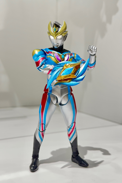 S.H.Figuarts 德凯奥特曼  强劲型