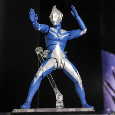 S.H.Figuarts 高斯奥特曼 月神形态