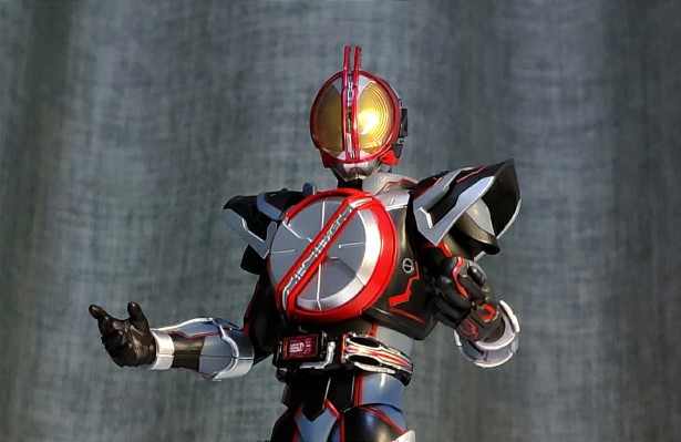 S.H.Figuarts  机动摩托人（载具模式）