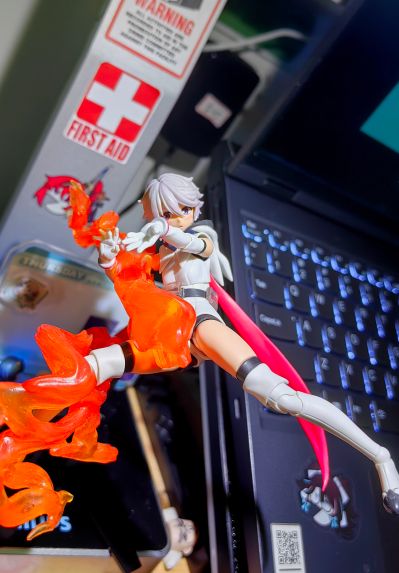 S.H.Figuarts 腼腆英雄 SHY