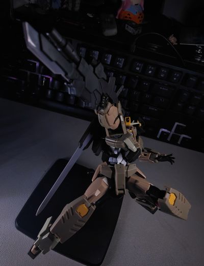 HG 1/144  量子型00指挥官高达 沙漠战样式