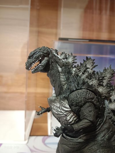 S.H.MonsterArts  哥斯拉（2016） 第四形态 新·哥斯拉：黑白版