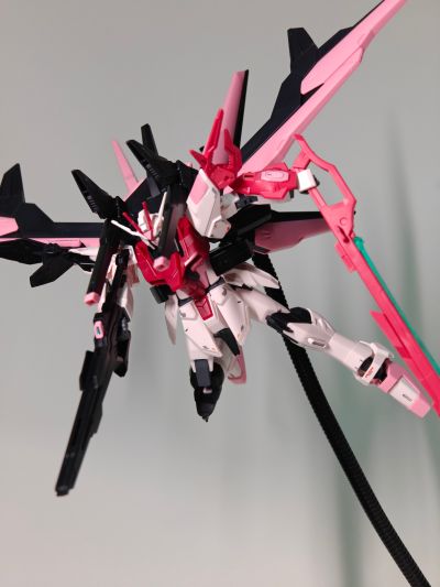 HG 1/144 完美强袭自由嫣红高达（全备型嫣红强袭自由高达）