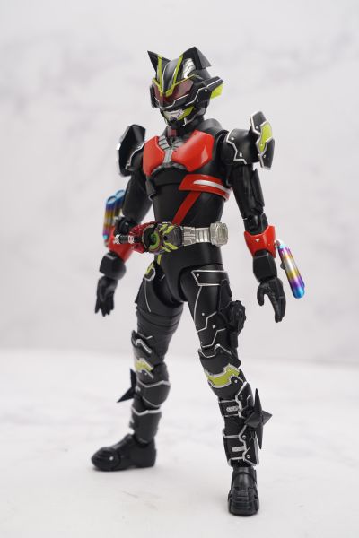 S.H.Figuarts 假面骑士太狸 武刃剑