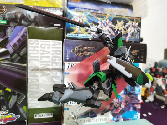 HG 1/144  黑骑士小队 暴恶（格里芬·阿尔巴莱斯特专用机）