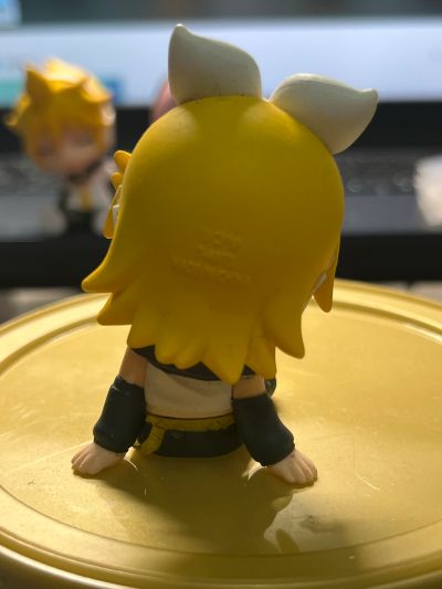 靠肩扭蛋 初音未来