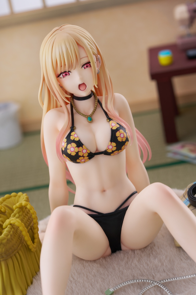 更衣人偶坠入爱河 喜多川海梦 泳装