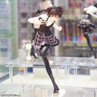 女神异闻录5皇家版 新岛真 校服