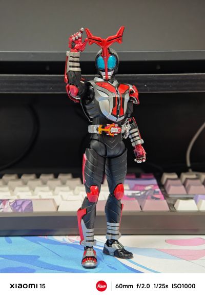 S.H.Figuarts（真骨雕制法）假面骑士甲斗王 超越形态 真骨雕制法10周年纪念版