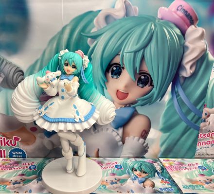 Luminasta 初音未来×大耳狗 白色连衣裙