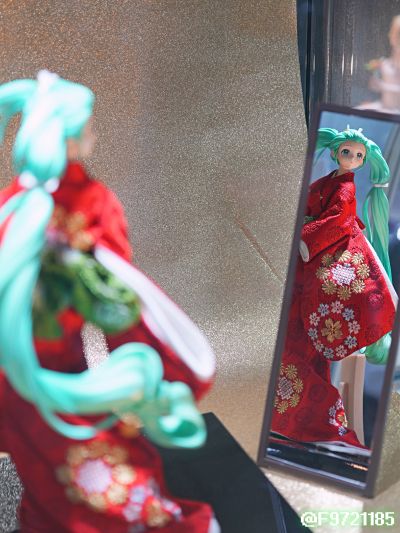 初音未来 回首美人图  -久月联名日本人偶-