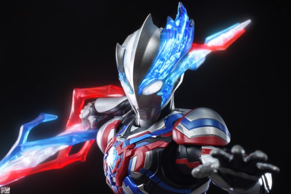 布鲁可积木人  奥特名鉴传奇版 布莱泽奥特曼 法多兰盔甲