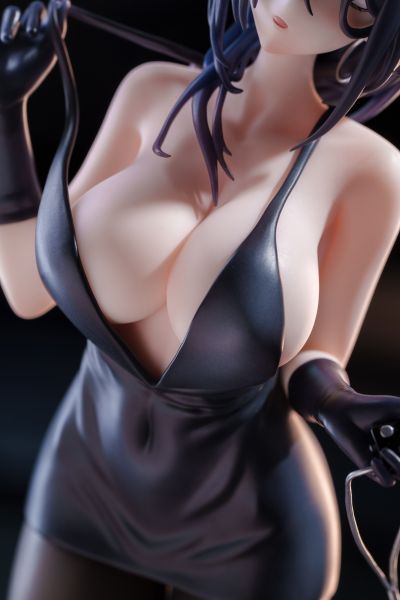 横山石见 黑礼服