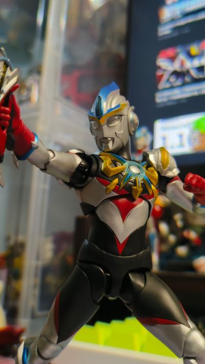 S.H.Figuarts 欧布奥特曼 三重形态