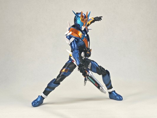 S.H.Figuarts 假面骑士克罗兹 平成世代版