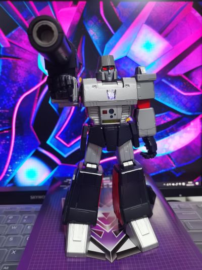 布鲁可变形金刚传奇版  G1-威震天