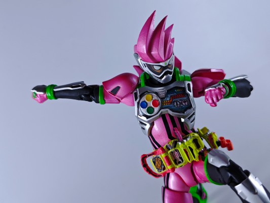 S.H.Figuarts 假面骑士艾克赛德 假面骑士艾克赛德 动作玩家 等级2  -20假面骑士踢/平成二十骑士纪念版-