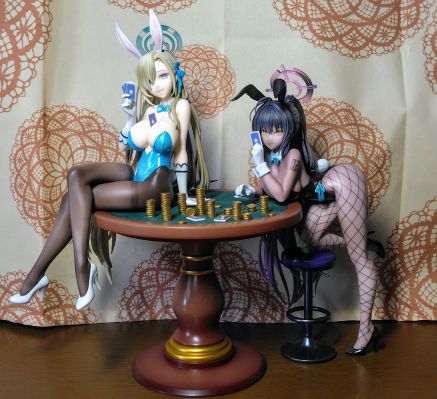 蔚蓝档案 角楯花凛（兔女郎）Game Playing