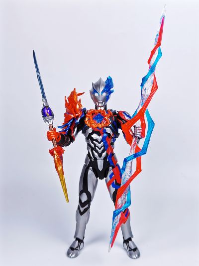 布鲁可积木人  奥特名鉴传奇版 布莱泽奥特曼 法多兰盔甲