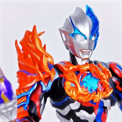 布鲁可积木人  奥特名鉴传奇版 布莱泽奥特曼 法多兰盔甲