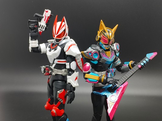 S.H.Figuarts   假面骑士娜猫 节拍形态